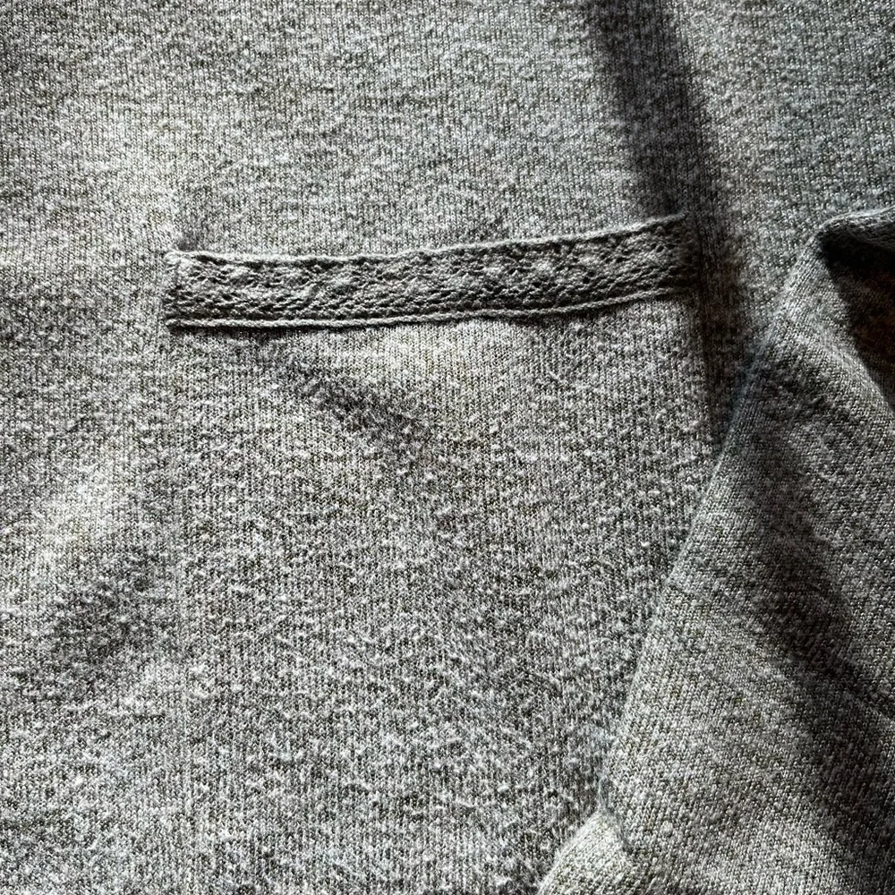 & top. - Picture 2 of 3